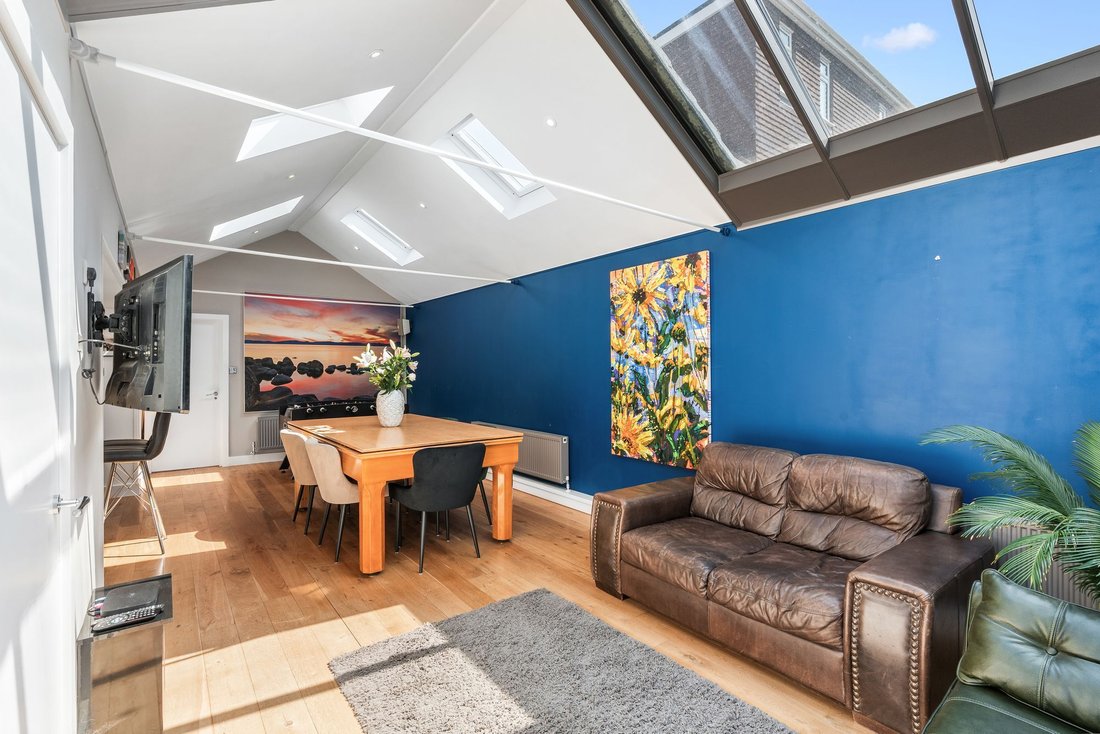 House in Hove, England 5 - 18288630