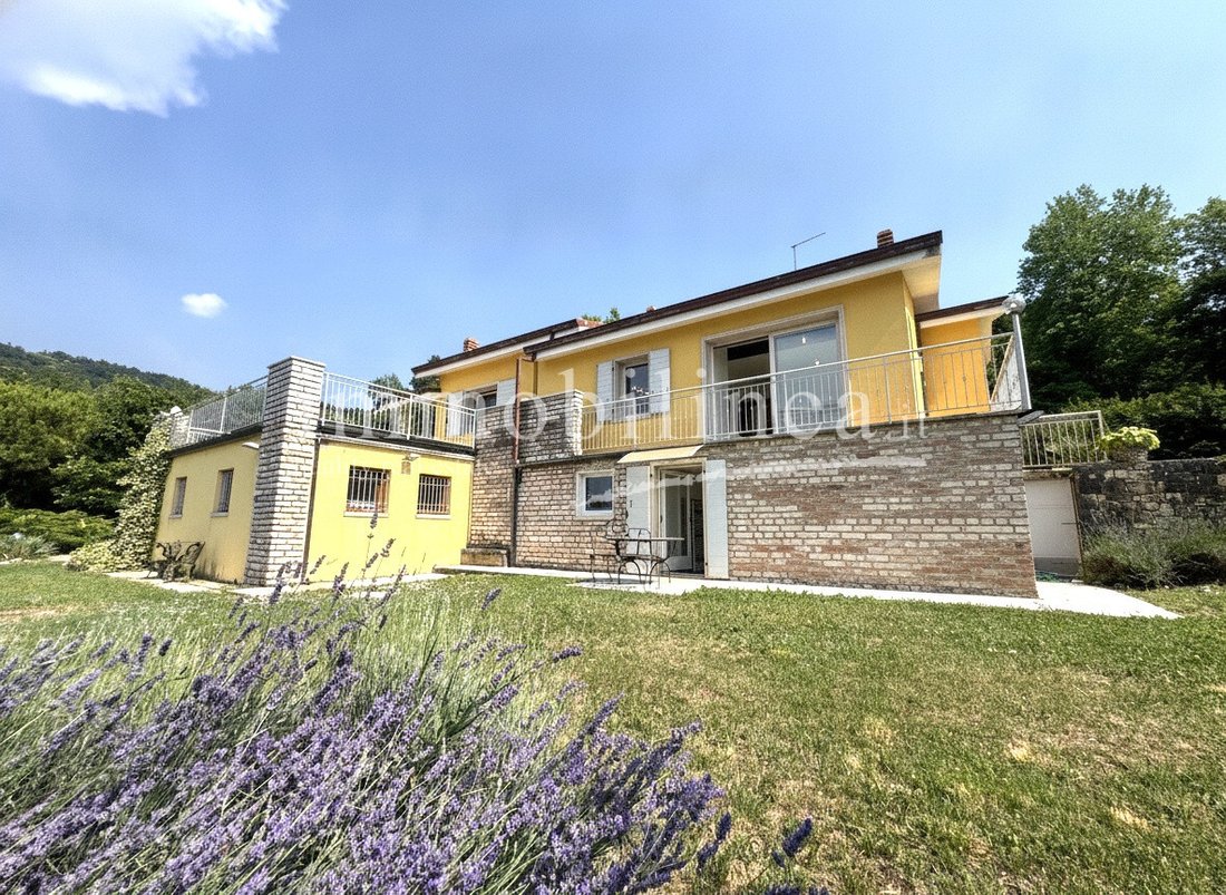 Villa in San Zeno di Montagna, Veneto, Italy 2 - 18293618