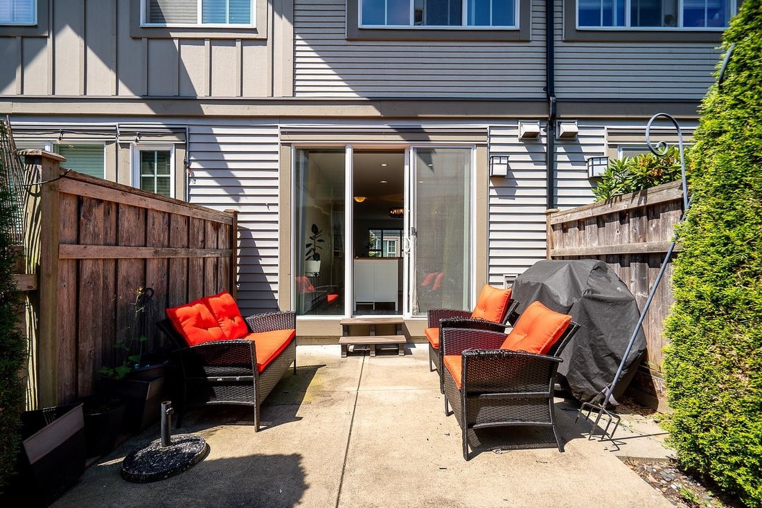 House in Surrey, British Columbia, Canada 4 - 18289223