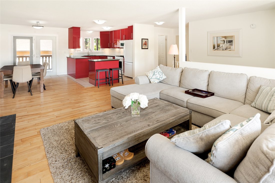House in Kelowna, British Columbia, Canada 3 - 18289203