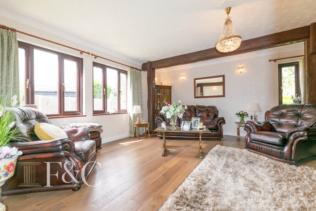 House in Hoddesdon, Broxbourne, England 3 - 18288700