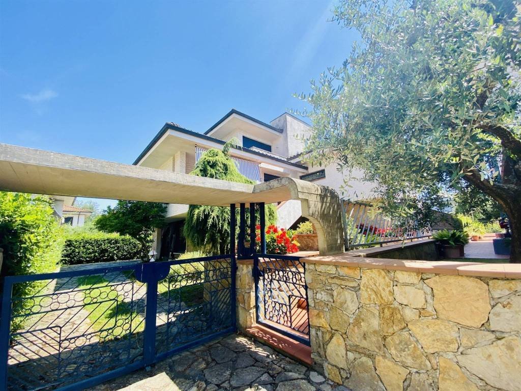 Villa in Historic Center, Lucca, Tuscany 3 - 18290523