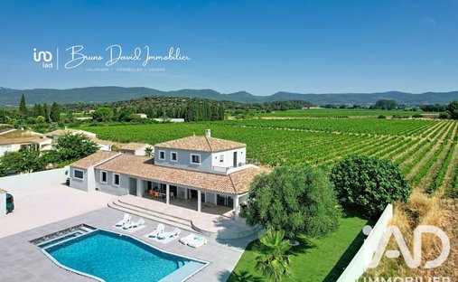 Casa en Pierrefeu-du-Var, Provenza-Alpes-Costa Azul, Francia 1