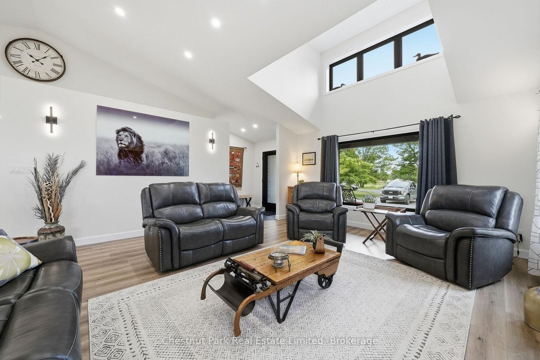 House in Prince Edward, Ontario, Canada 5 - 18220883