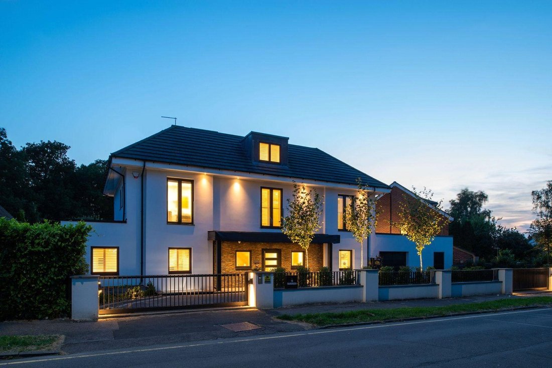 House in Ferney Hill, Enfield, England 2 - 18290542