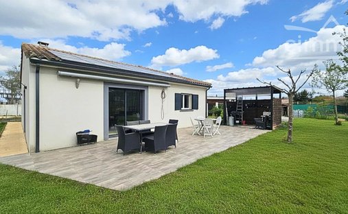 House in Nord Ouest, Saint-André-de-Cubzac, France 1