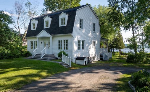 House in Sainte-Pétronille, Quebec, Canada 1