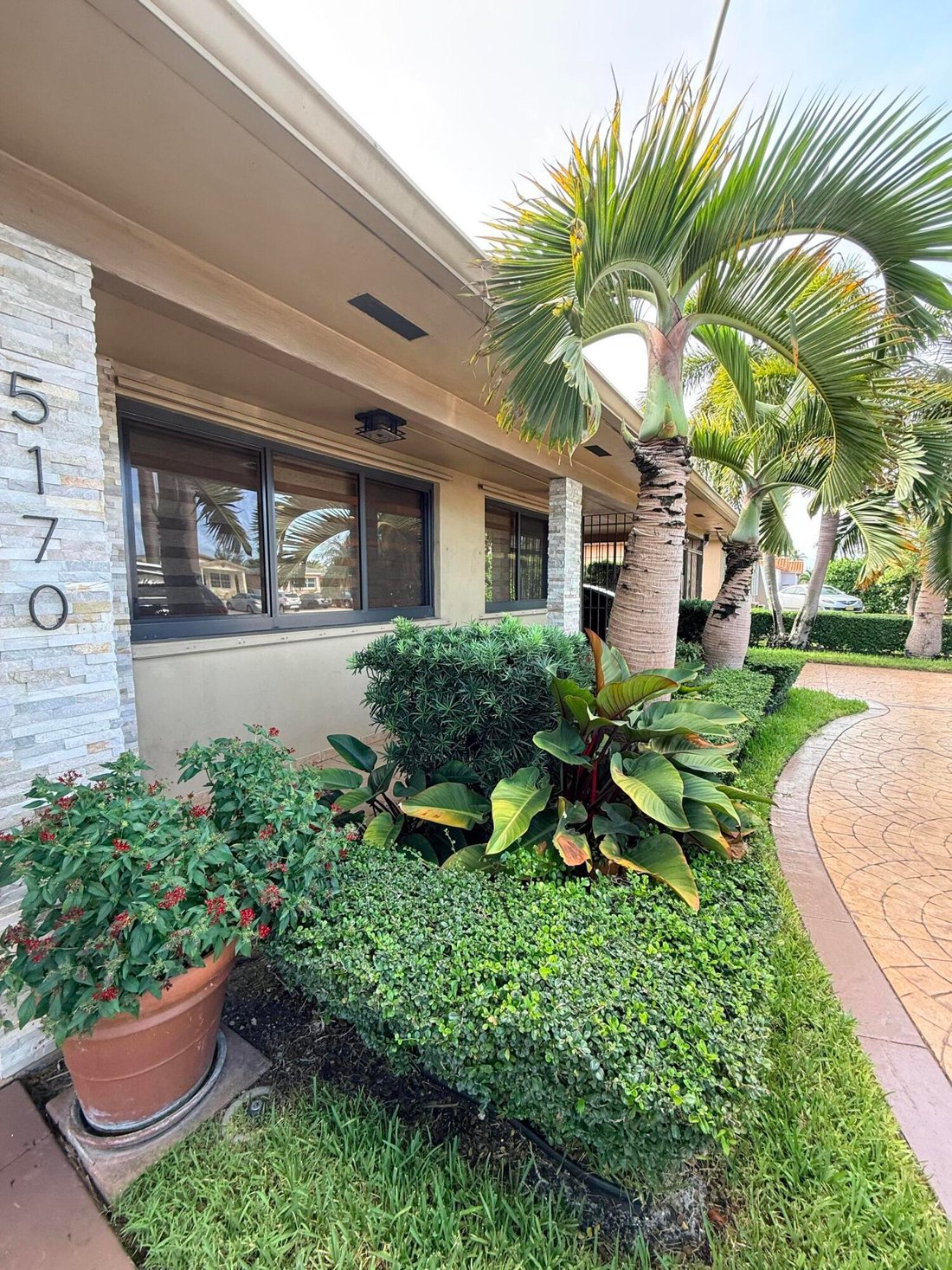 House in Hialeah, Florida, United States 3 - 18284655