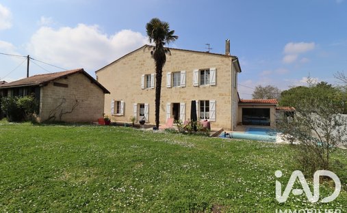 House in Le Bourg-Le Vieux Bourg, Lormont, France 1