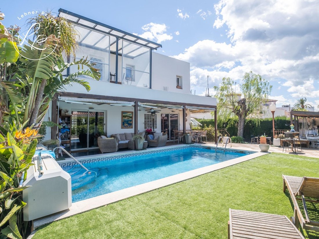 House in Empuriabrava, Catalonia, Spain 2 - 18288470