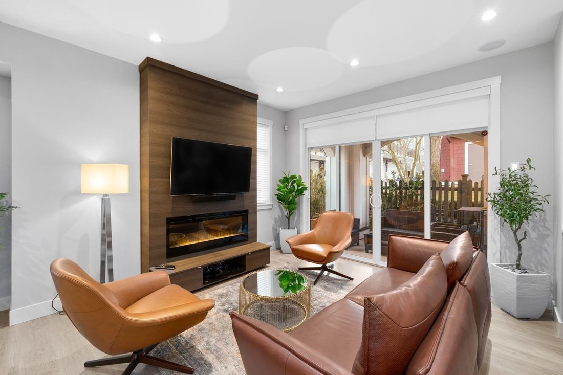 House in Surrey, British Columbia, Canada 3 - 18289220