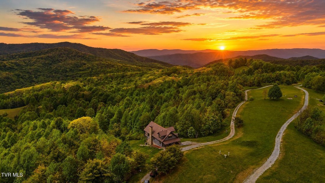 House in Hampton, Tennessee, United States 5 - 17945385