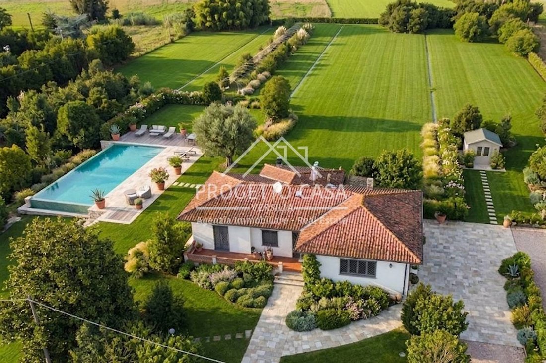 House in Capezzano Pianore, Camaiore, Tuscany 1 - 15275399