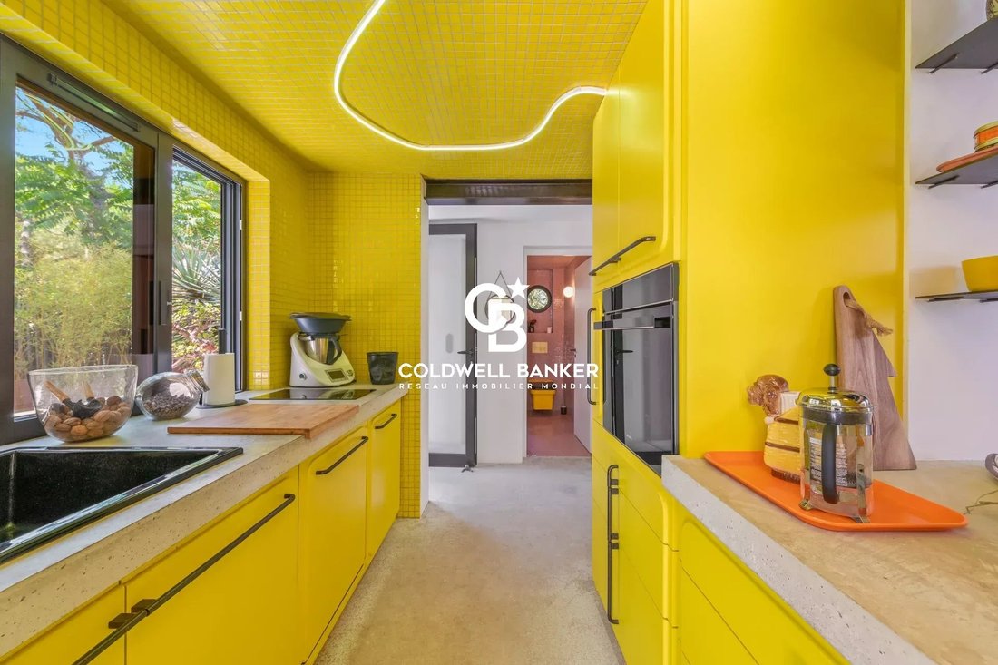 House in Hyeres, Provence-Alpes-Côte d'Azur, France 3 - 18295964