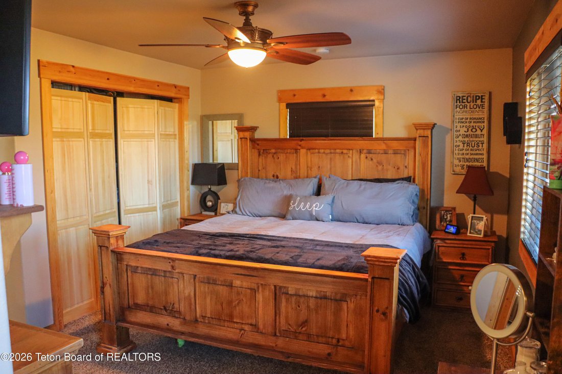 House in Pinedale, Wyoming, United States 3 - 18295889