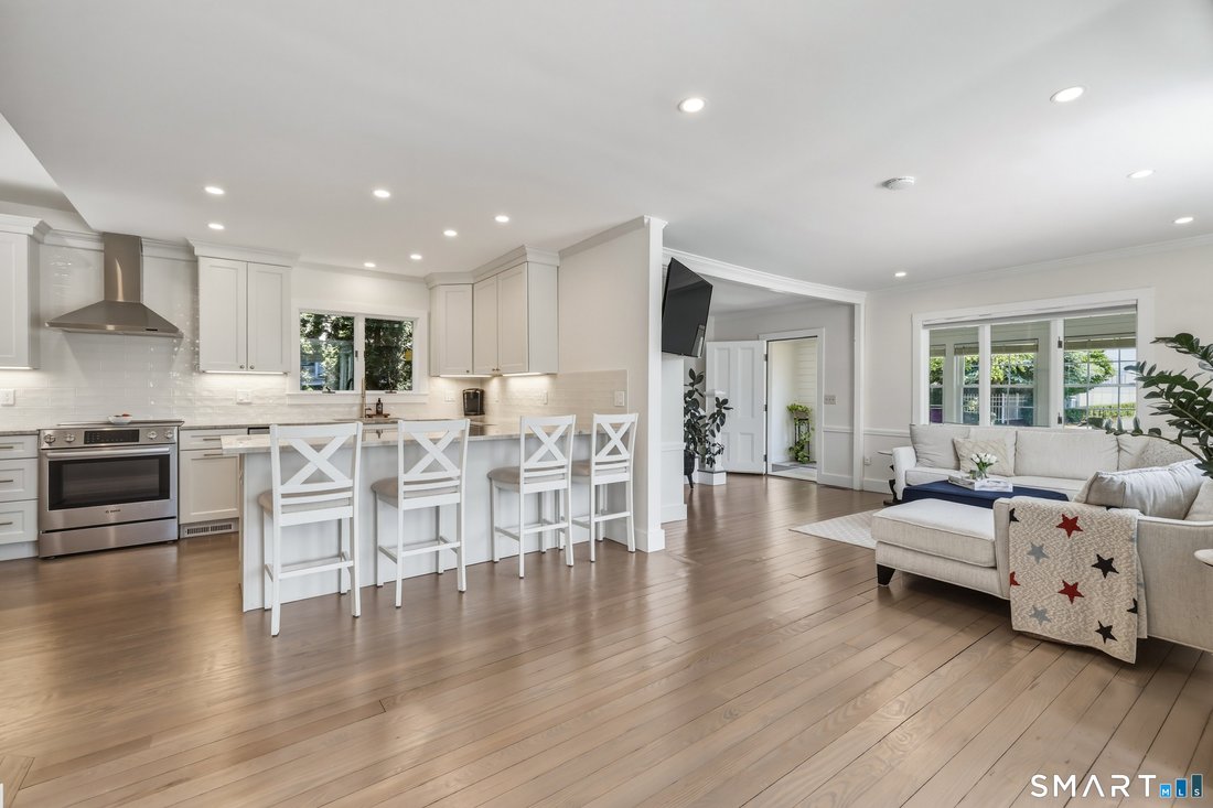 House in Clinton, Connecticut, United States 4 - 18288012