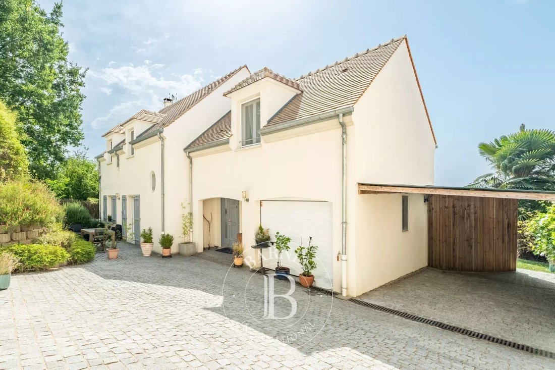 House in Sud, Chambourcy, France 2 - 18286773