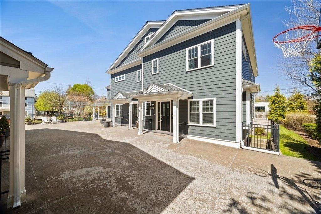 House in Newton, Massachusetts, United States 2 - 18288017
