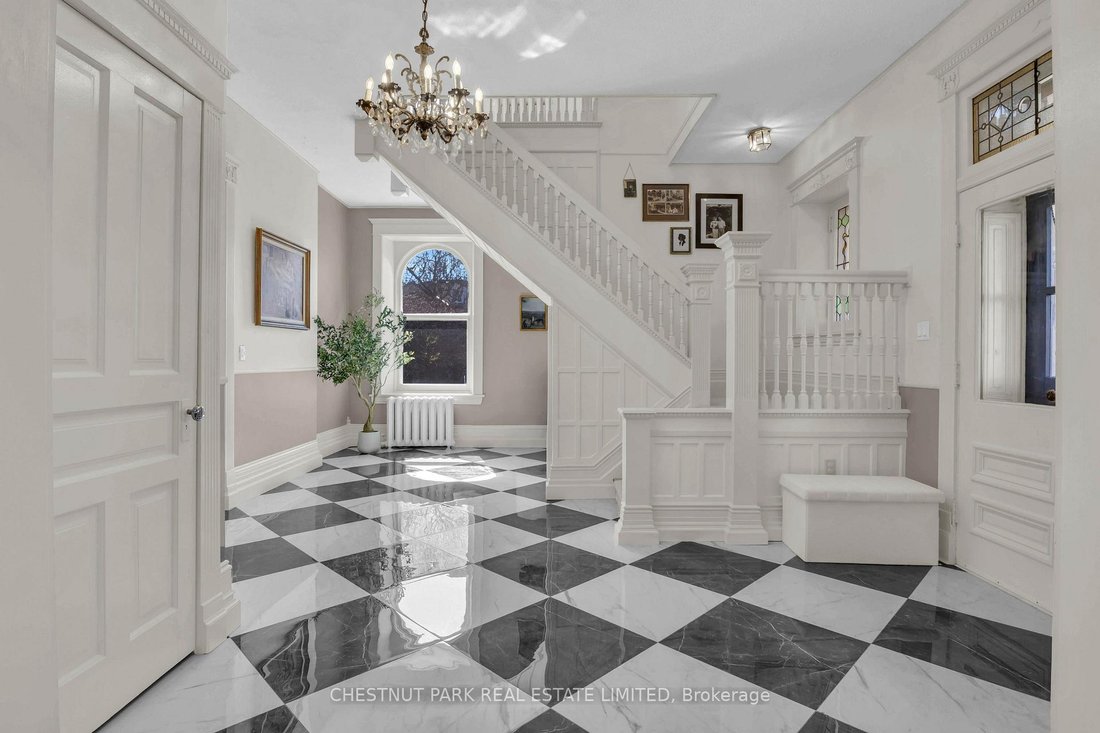 House in Cambridge, Ontario, Canada 3 - 18168964