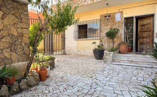 Villa in Algueirao-Mem Martins, Lisbon, Portugal 1