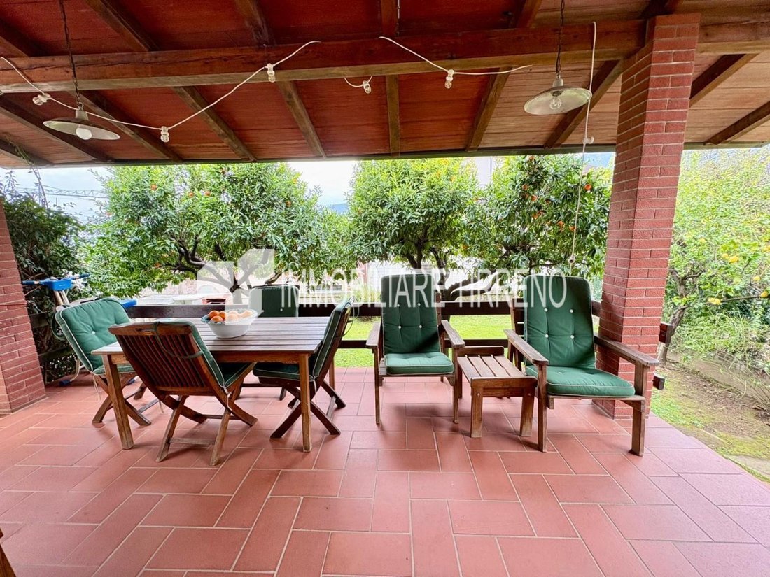 Villa à Centre, Massa, Italie 2 - 18285356