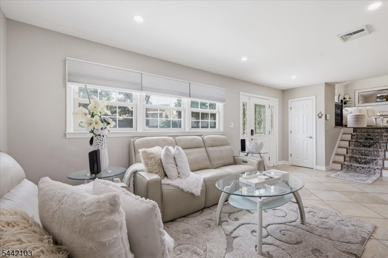 House in Woodbridge Township, New Jersey, United States 5 - 18288837