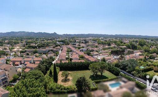 Land in Saint-Rémy-de-Provence, Provence-Alpes-Côte d'Azur, France 1