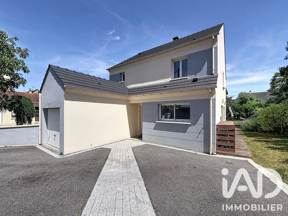 House in Le Plessis-Bouchard, Ile-de-France, France 1 - 18290034