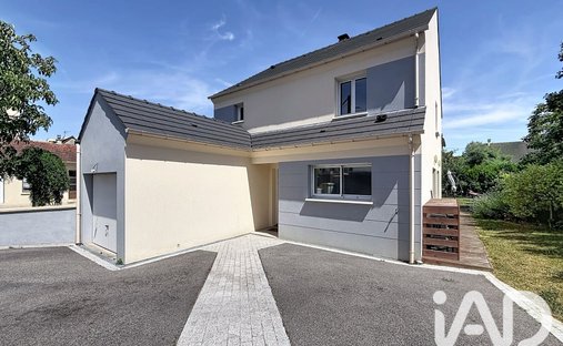 House in Le Plessis-Bouchard, Ile-de-France, France 1