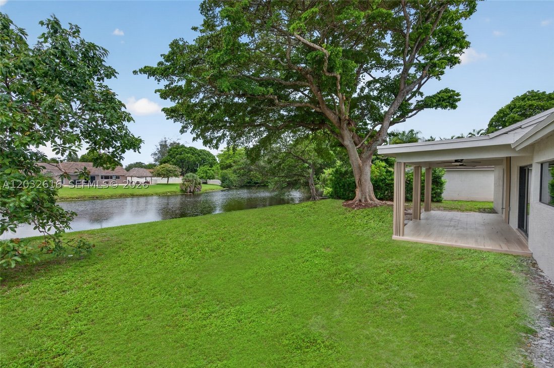 House in Davie, Florida, United States 3 - 18184061