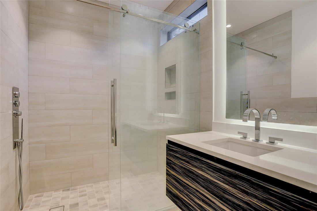 House in Houston, Texas, United States 3 - 18284900