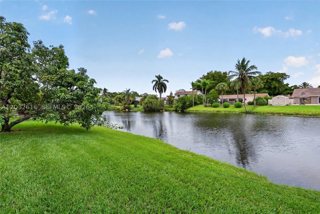 House in Davie, Florida, United States 4 - 18184061