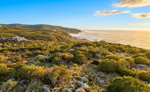 Land in Pezula Private Estate, Western Cape, South Africa 1