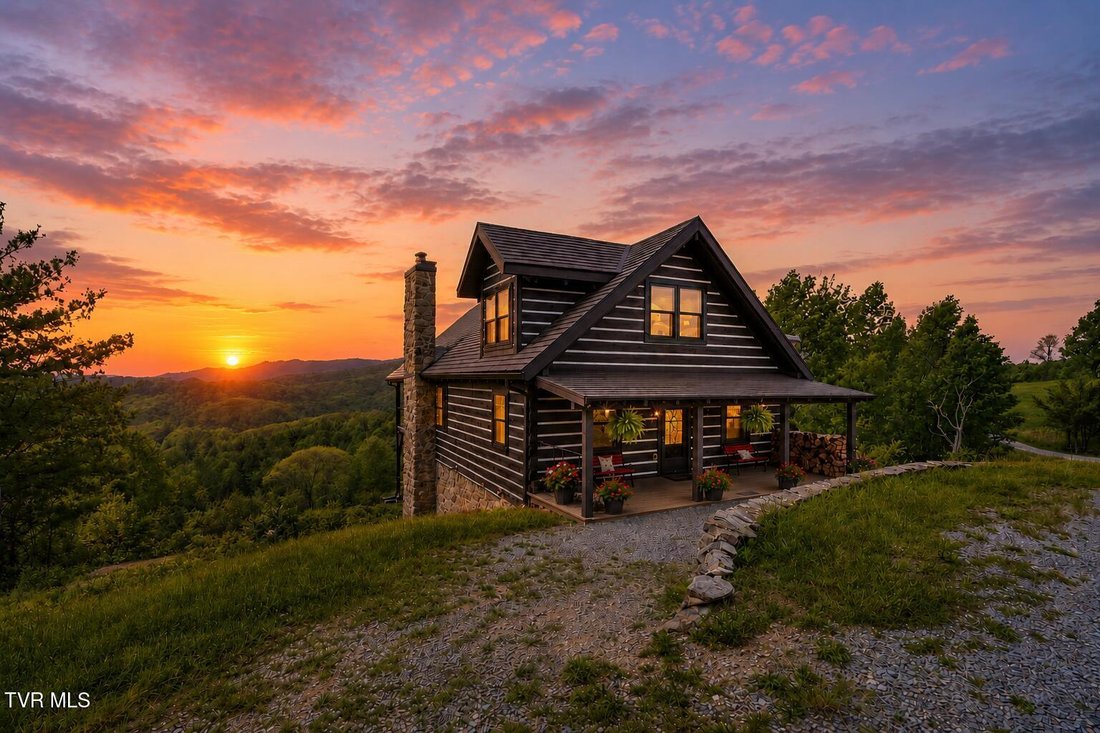House in Hampton, Tennessee, United States 1 - 17945385