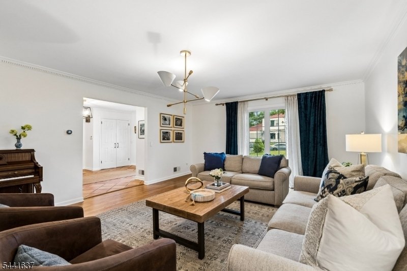 House in West Orange, New Jersey, United States 5 - 18281471