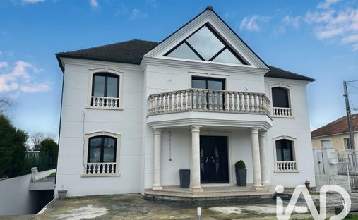 House in Ingres, Pontault-Combault, France 1
