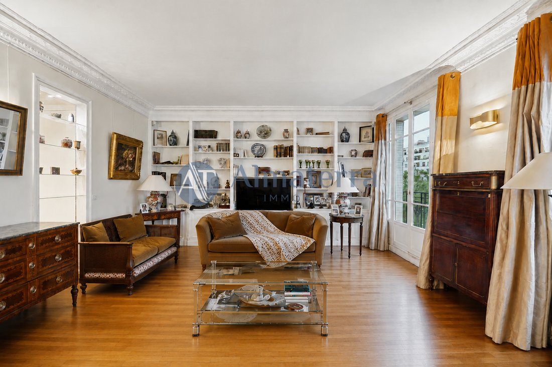 Apartment in Lorette-Martyrs, Paris 9e Arrondissement, Paris 2 - 18284984
