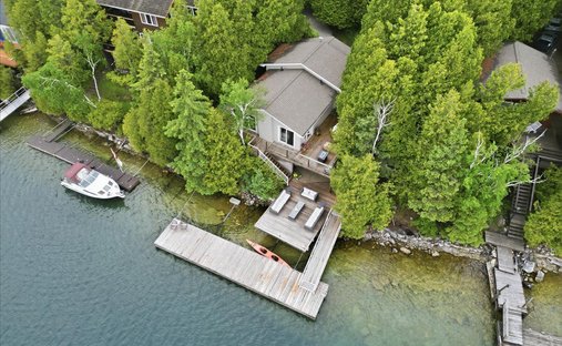 House in Tobermory, Ontario, Canada 1
