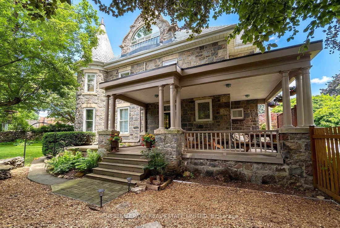 House in Cambridge, Ontario, Canada 2 - 18168964