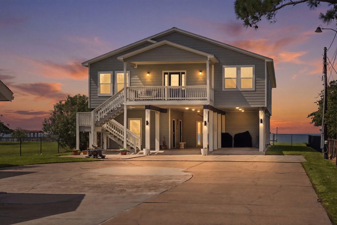 House in Dickinson, Texas, United States 1 - 18284926