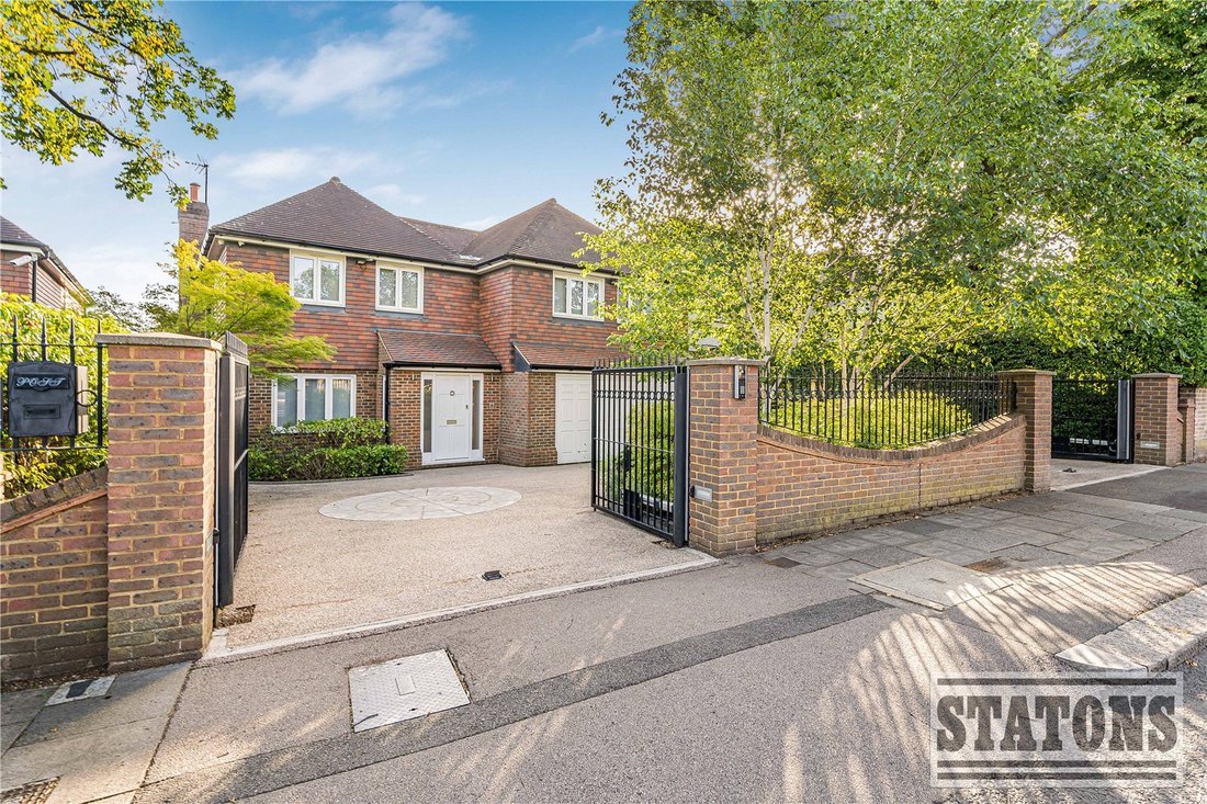 House in Barnet, England 1 - 18290559