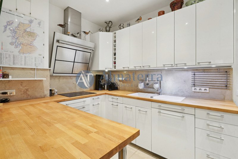 Apartment in Lorette-Martyrs, Paris 9e Arrondissement, Paris 5 - 18284984