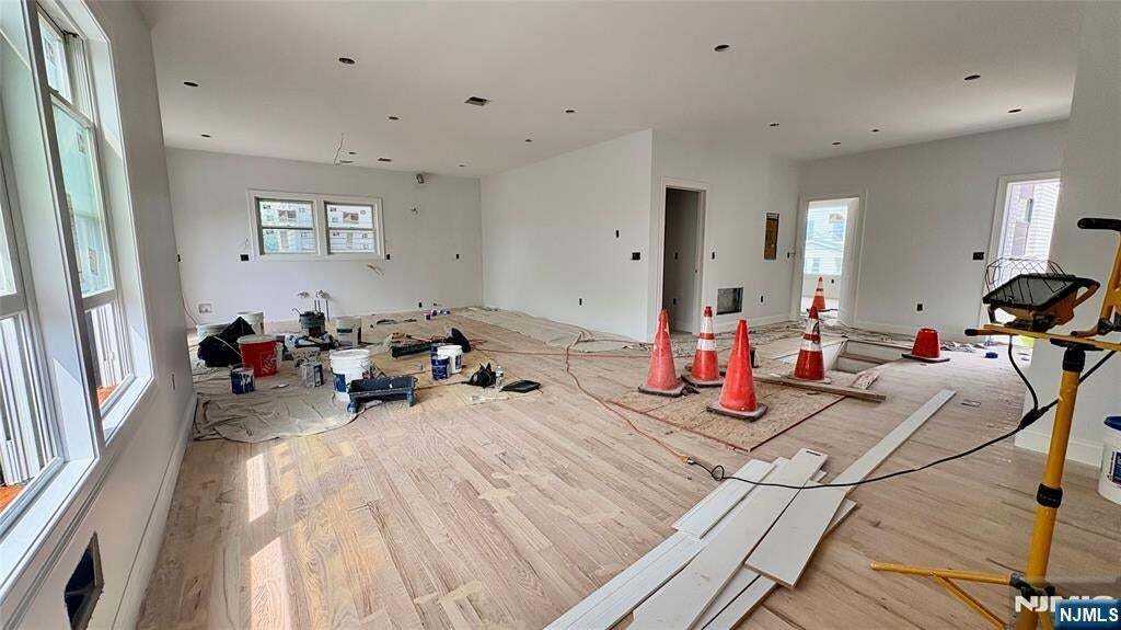 House in Kearny, New Jersey, United States 4 - 18290307