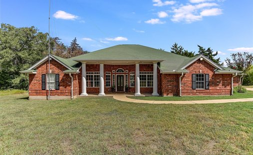 House in McDade, Texas, United States 1