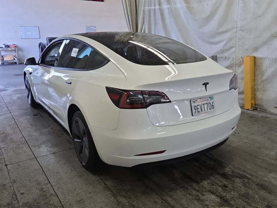 Sedan in Newport Beach, CA, United States 5 - 18291084