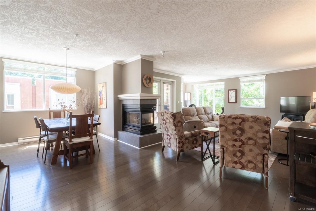Condo in Victoria, British Columbia, Canada 4 - 18289251
