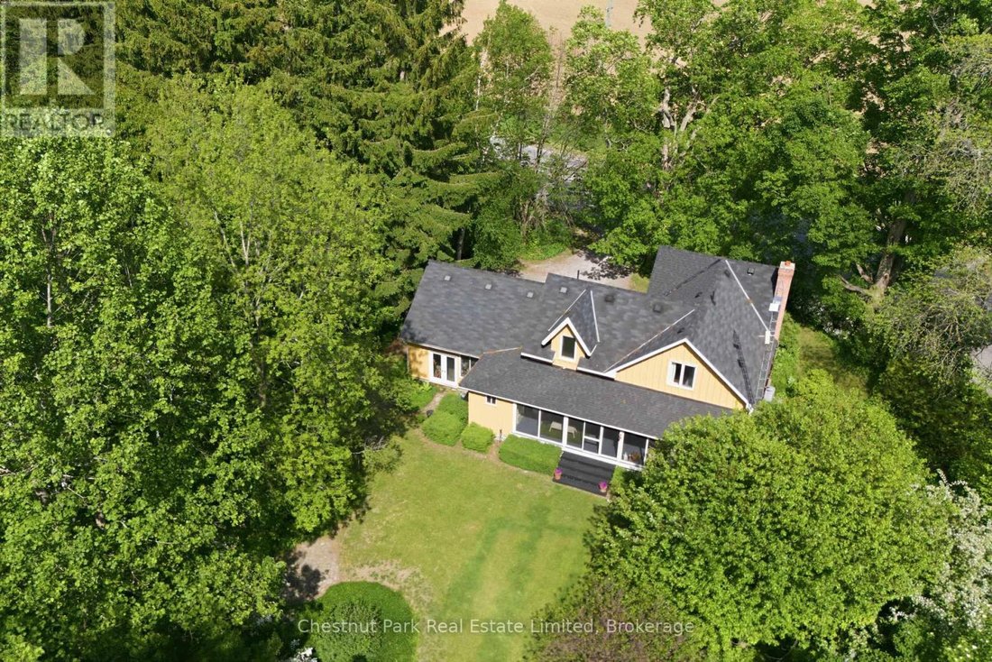 House in Prince Edward, Ontario, Canada 1 - 18126279