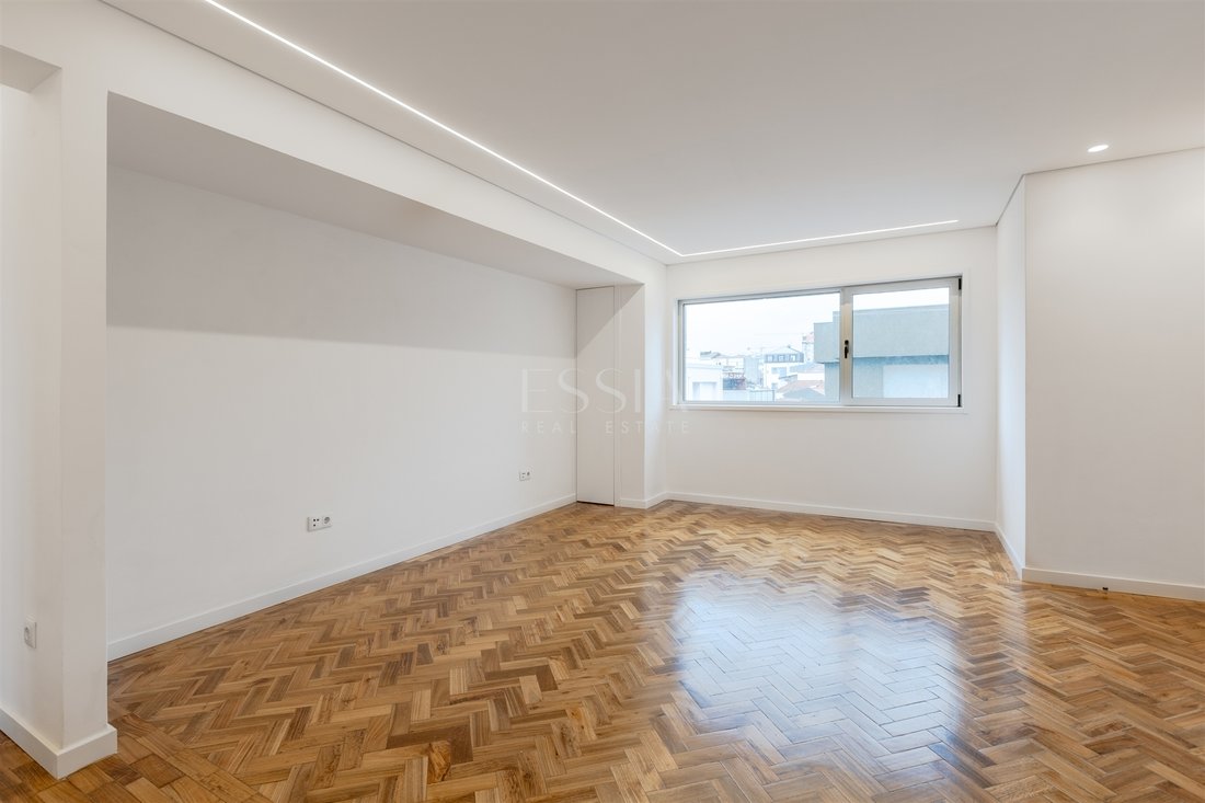 Apartment in Cedofeita, Santo Ildefonso, Se, Miragaia, Sao Nicolau e Vitoria, Porto District, Portugal 1 - 18286004