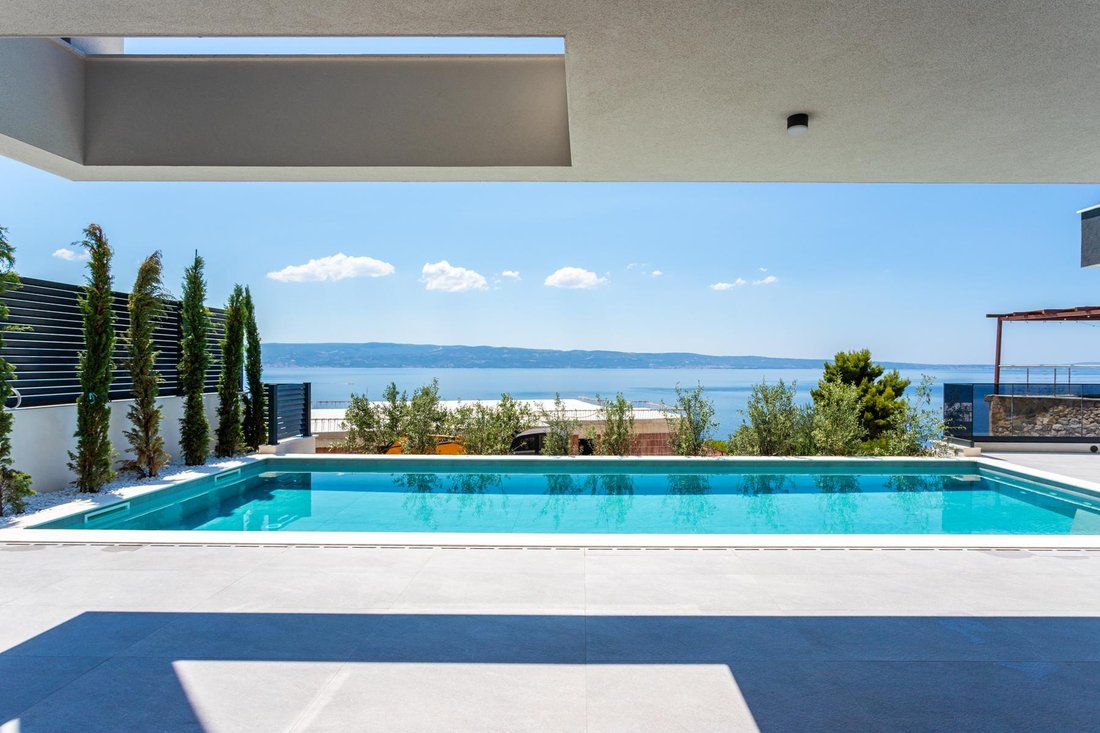Villa in Jesenice, Split-Dalmatia County, Croatia 1 - 15993674