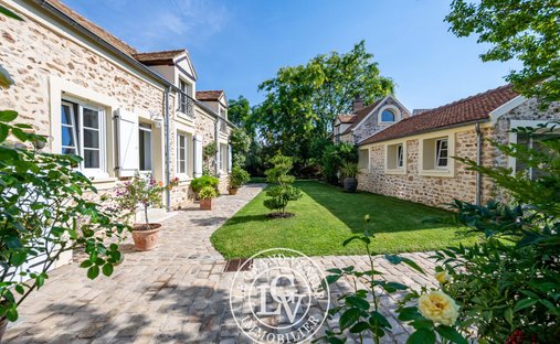 House in Saint-Sauveur-sur-Ecole, Ile-de-France, France 1